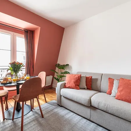Apartment - Near The Champs-elysees